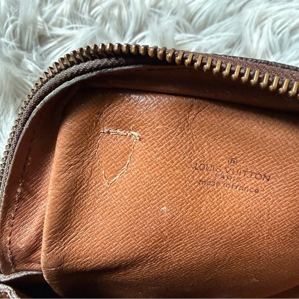 LOUIS VUITTON Monogram Amazone Crossbody Bag - Picture 14 of 16